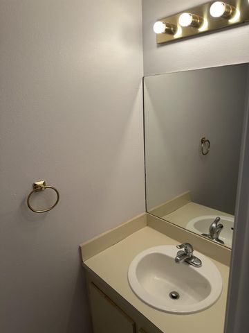 621 NW 105th Way, Pembroke Pines, FL 33026