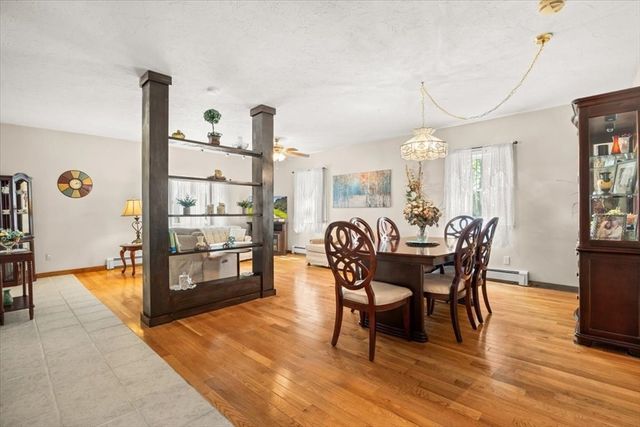 28 Union St A, Rockland, MA 02370