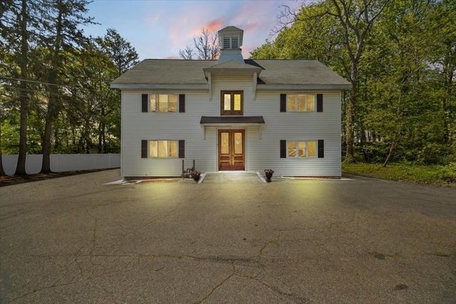 28 Union St A, Rockland, MA 02370