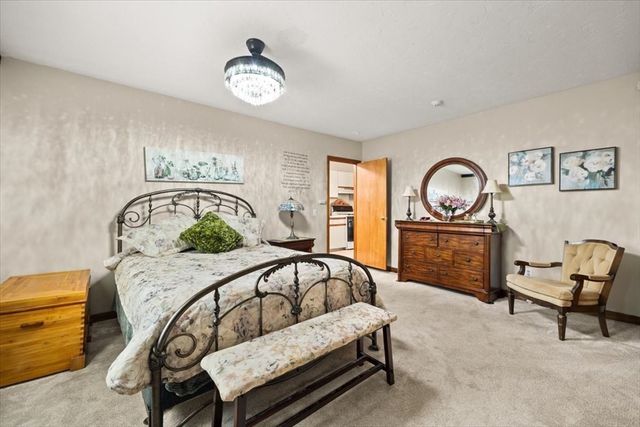 28 Union St A, Rockland, MA 02370