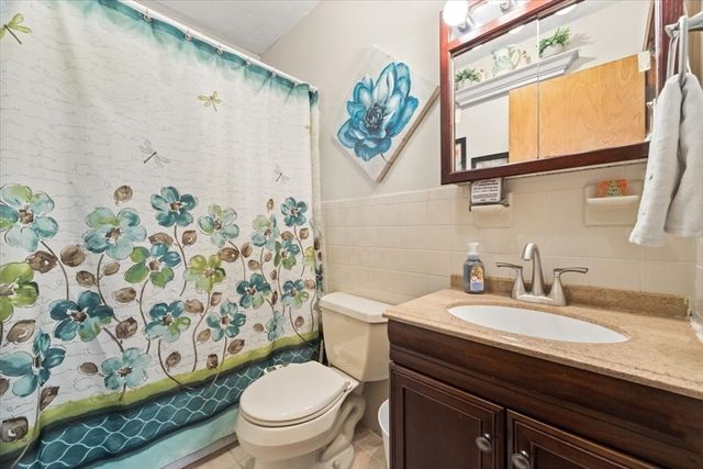 28 Union St A, Rockland, MA 02370