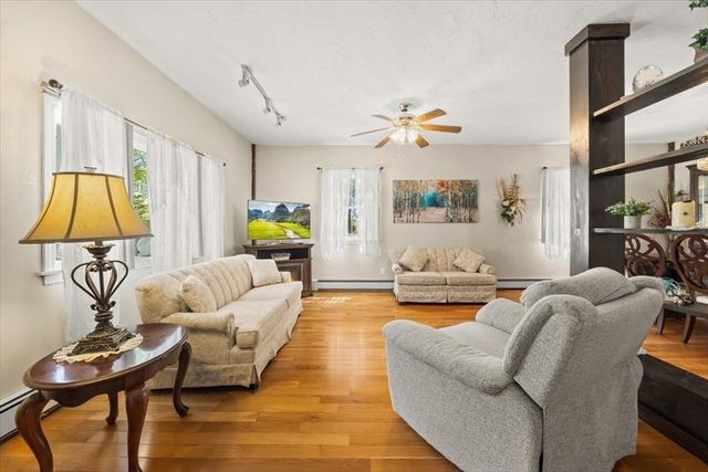 28 Union St A, Rockland, MA 02370