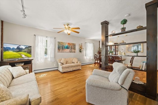 28 Union St A, Rockland, MA 02370
