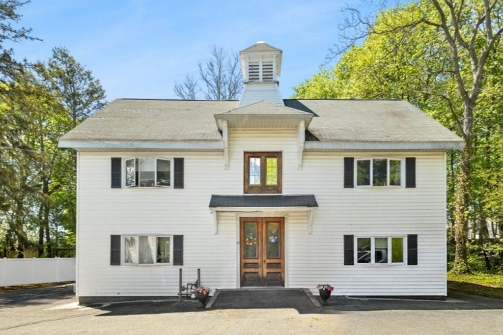 28 Union St A, Rockland, MA 02370