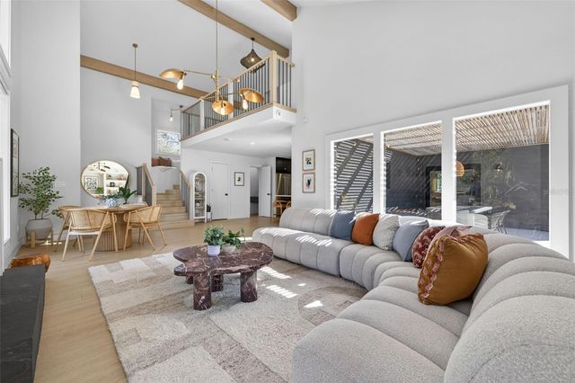 914 W IDLEWILD AVENUE, Tampa, FL 33604