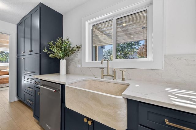 914 W IDLEWILD AVENUE, Tampa, FL 33604