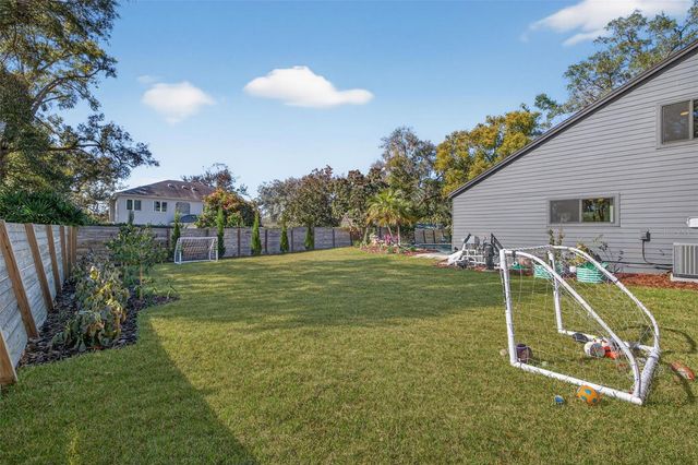 914 W IDLEWILD AVENUE, Tampa, FL 33604