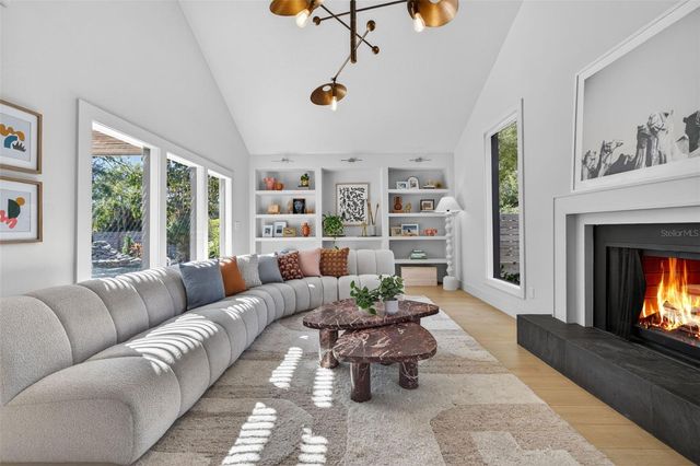 914 W IDLEWILD AVENUE, Tampa, FL 33604