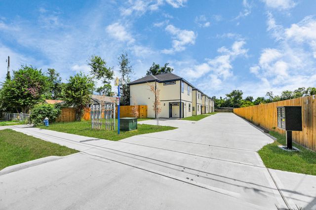 7312 Wileyvale Drive C, Houston, TX 77016