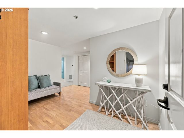 1132 Sw 19TH Ave 104, Portland, OR 97205