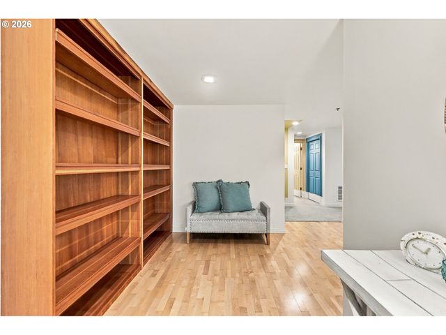 1132 Sw 19TH Ave 104, Portland, OR 97205
