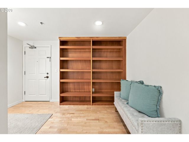 1132 Sw 19TH Ave 104, Portland, OR 97205