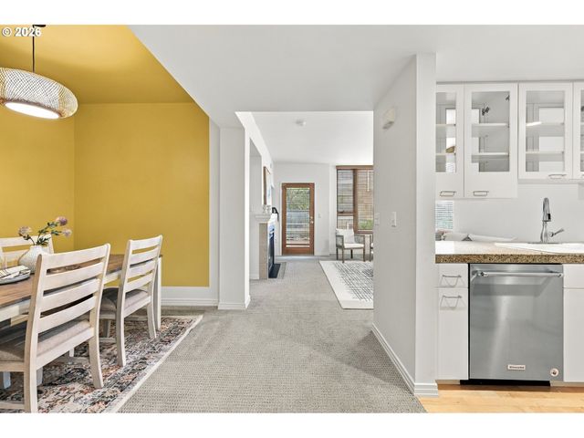 1132 Sw 19TH Ave 104, Portland, OR 97205