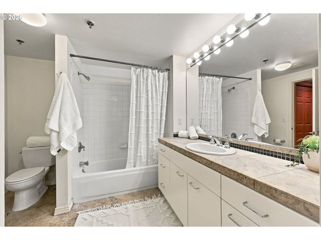 1132 Sw 19TH Ave 104, Portland, OR 97205