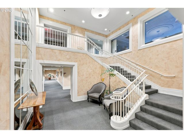 1132 Sw 19TH Ave 104, Portland, OR 97205