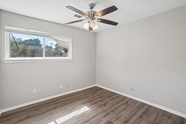 201 W Cheryl Avenue, Hurst, TX 76053