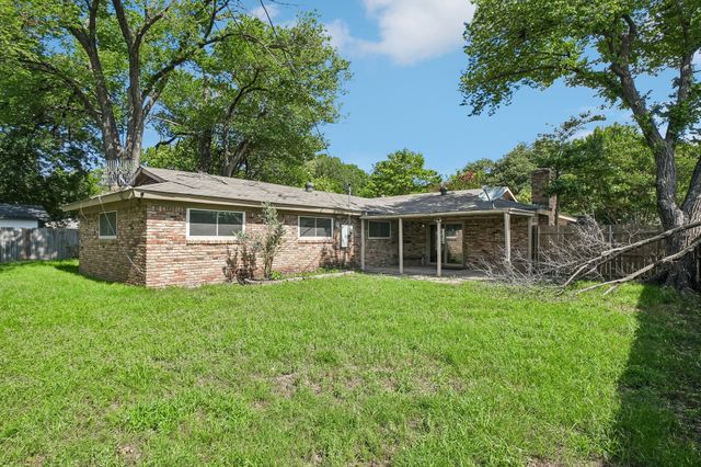 201 W Cheryl Avenue, Hurst, TX 76053