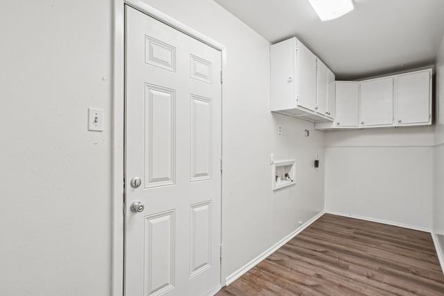 201 W Cheryl Avenue, Hurst, TX 76053