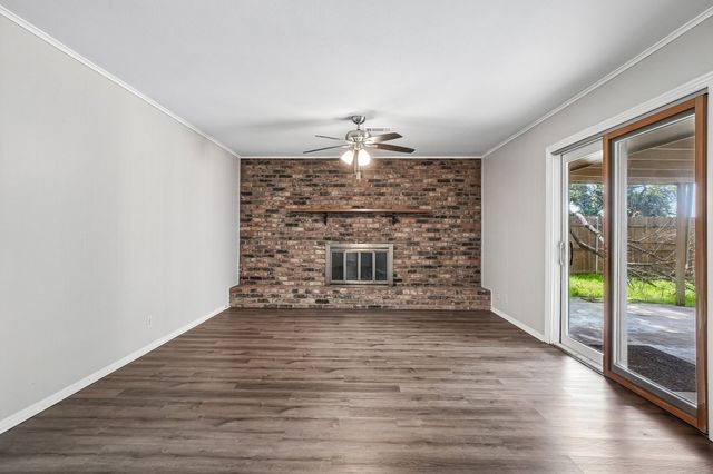 201 W Cheryl Avenue, Hurst, TX 76053