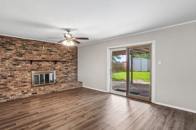 201 W Cheryl Avenue, Hurst, TX 76053