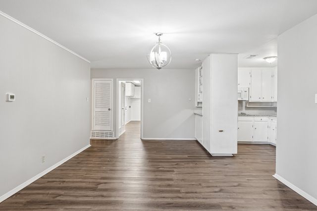 201 W Cheryl Avenue, Hurst, TX 76053