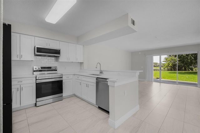 13929 FAIRWAY ISLAND DRIVE 818, Orlando, FL 32837