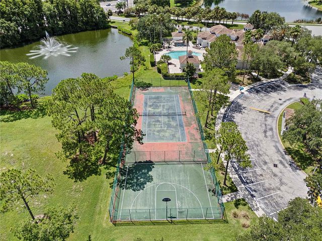 13929 FAIRWAY ISLAND DRIVE 818, Orlando, FL 32837