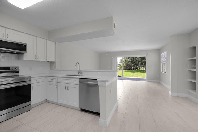 13929 FAIRWAY ISLAND DRIVE 818, Orlando, FL 32837
