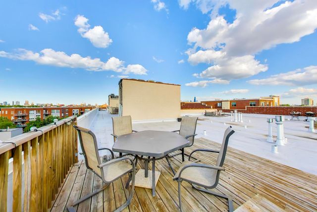 2342 W Bloomingdale Avenue 401, Chicago, IL 60647
