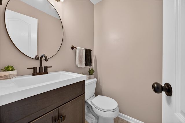 719 Marvle Valley Dr, Bethel Park, PA 15102
