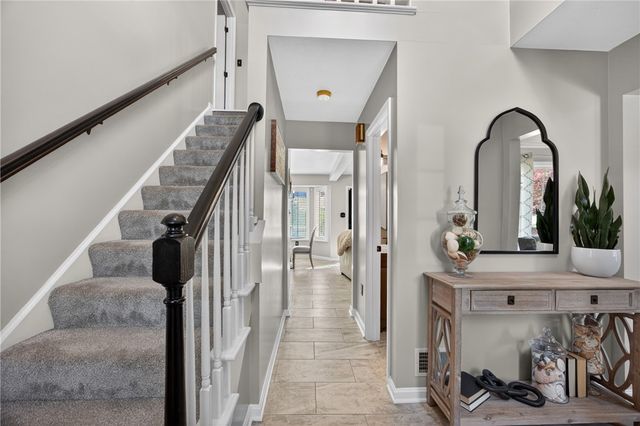719 Marvle Valley Dr, Bethel Park, PA 15102