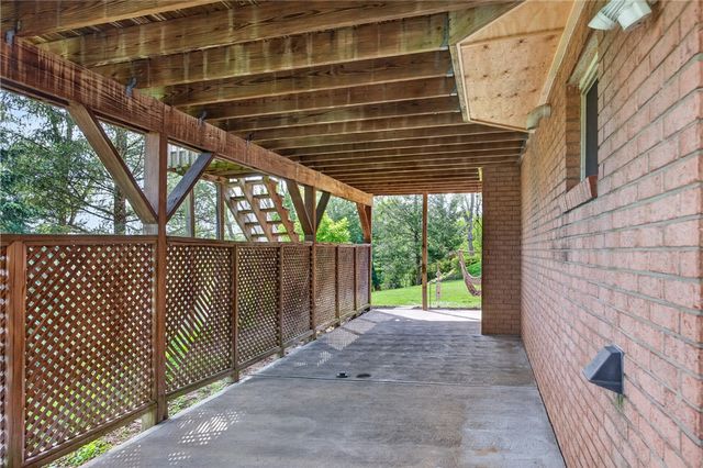 719 Marvle Valley Dr, Bethel Park, PA 15102
