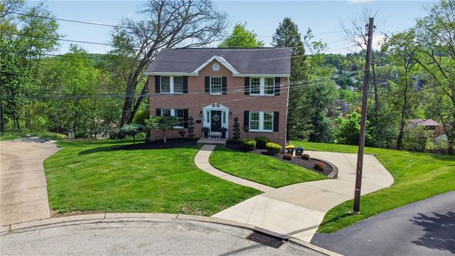 719 Marvle Valley Dr, Bethel Park, PA 15102