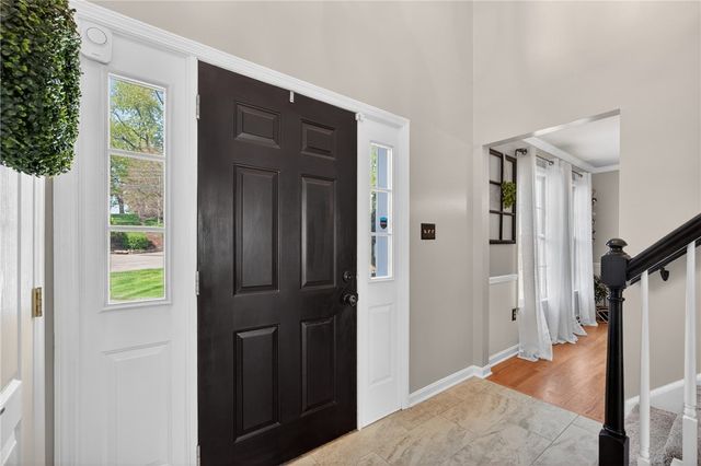 719 Marvle Valley Dr, Bethel Park, PA 15102