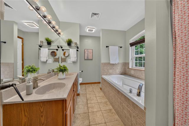 810 Forest Street, Franklin Twp, PA 18235