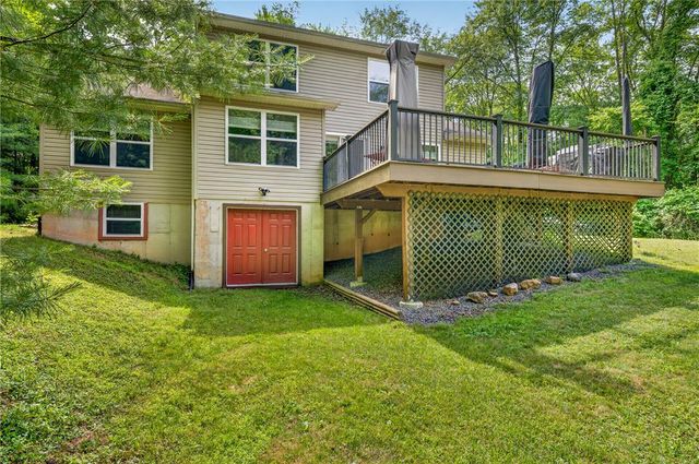 810 Forest Street, Franklin Twp, PA 18235