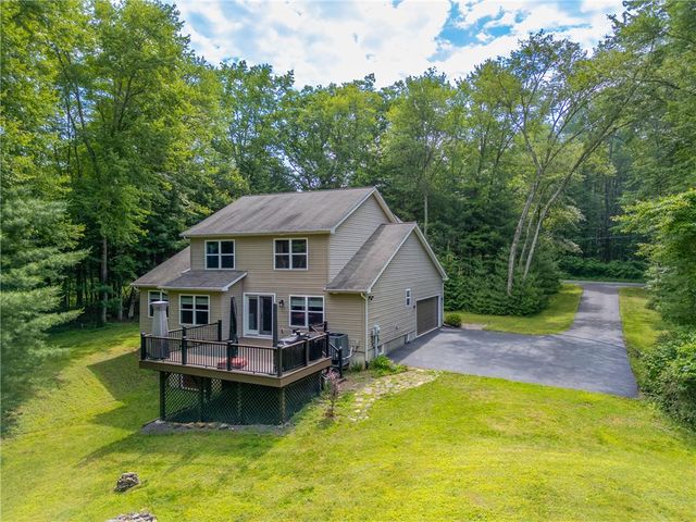 810 Forest Street, Franklin Twp, PA 18235