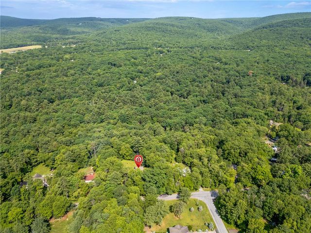 810 Forest Street, Franklin Twp, PA 18235