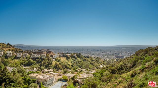 2189 Sunset Plaza Drive, Los Angeles, CA 90069
