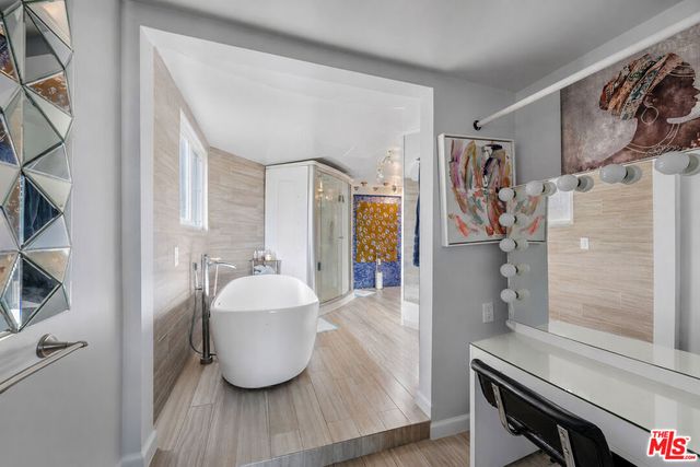 2189 Sunset Plaza Drive, Los Angeles, CA 90069