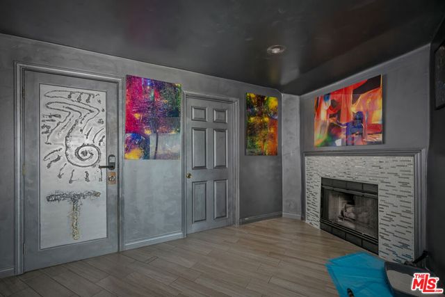 2189 Sunset Plaza Drive, Los Angeles, CA 90069