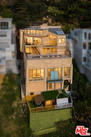 2189 Sunset Plaza Drive, Los Angeles, CA 90069