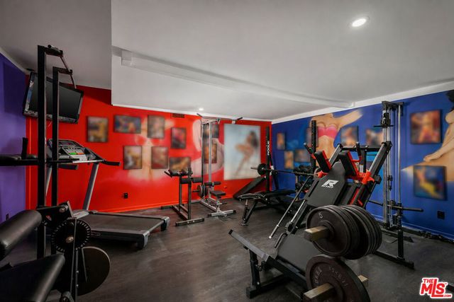2189 Sunset Plaza Drive, Los Angeles, CA 90069