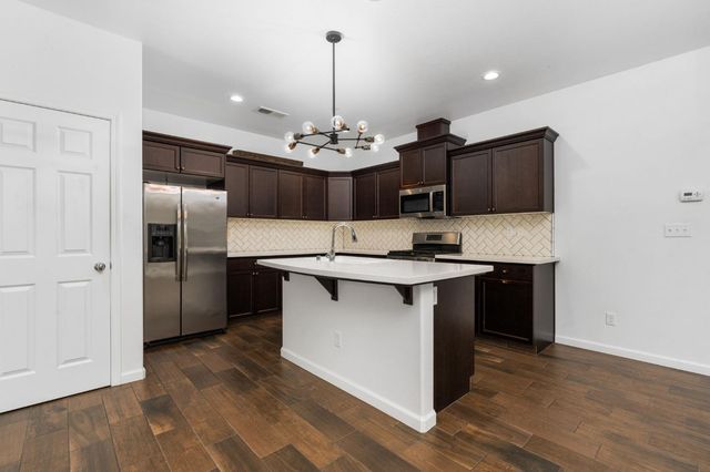 6108 W Dupont Drive, Fresno, CA 93722