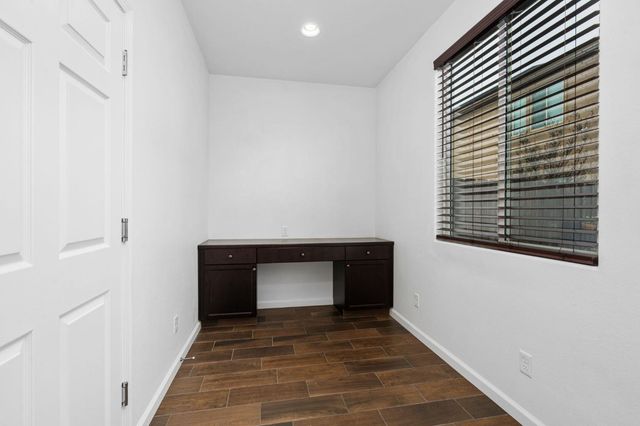 6108 W Dupont Drive, Fresno, CA 93722