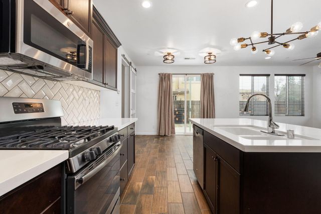 6108 W Dupont Drive, Fresno, CA 93722