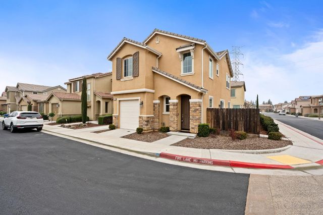 6108 W Dupont Drive, Fresno, CA 93722