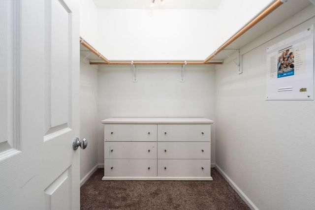 6108 W Dupont Drive, Fresno, CA 93722