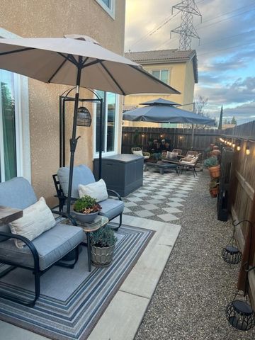 6108 W Dupont Drive, Fresno, CA 93722