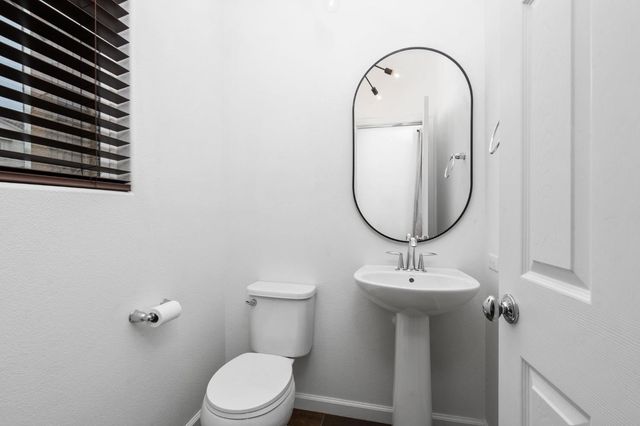 6108 W Dupont Drive, Fresno, CA 93722